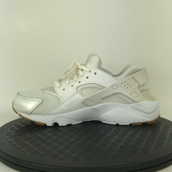 Nike Huarache Run SE GS White/Gum Prism 904538-101 Women's Size 8.5 (7Y) - Picture 9 of 12
